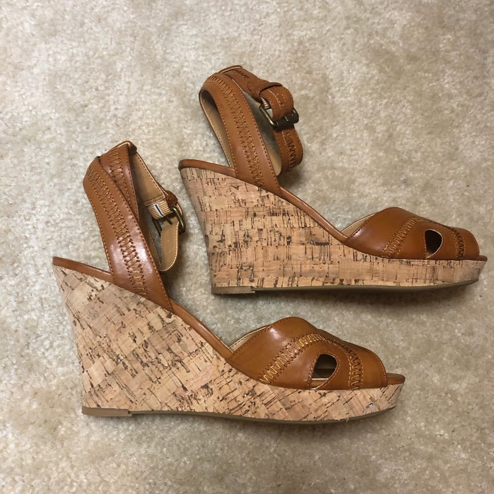 Nine west tan wedges